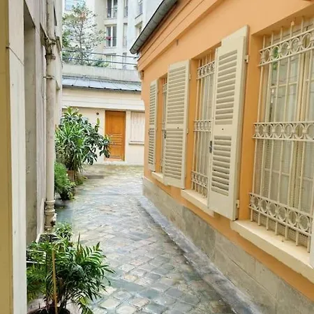 Rue Des Ecoles