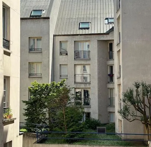 Rue Des Ecoles *
